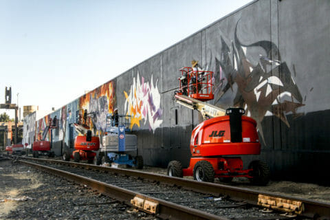 © SNEKE + HEWS + APAUL, Blaine Fontana, <em>Equilateral Momentum</em> (in progress), 2017. SODO Track, Seattle. Photo by @wiseknave. © SNEKE + HEWS + APAUL, Blaine Fontana, Equilateral Momentum (in progress), 2017. SODO Track, Seattle. Photo by @wiseknave.
