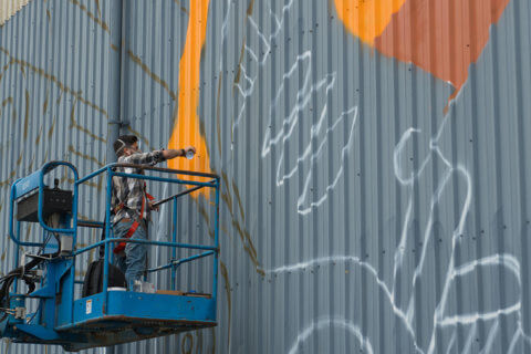 © Fernando Chamarelli, <em>Controlling the Wind</em> (in progress), 2018. SODO Track, Seattle. Photo by @akoorisphoto. © Fernando Chamarelli, Controlling the Wind (in progress), 2018. SODO Track, Seattle. Photo by @akoorisphoto.
