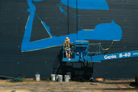 © Jillian Evelyn, <em>Balance</em> (in progress), 2018. SODO Track, Seattle. Photo by @akoorisphoto. © Jillian Evelyn, Balance (in progress), 2018. SODO Track, Seattle. Photo by @akoorisphoto.