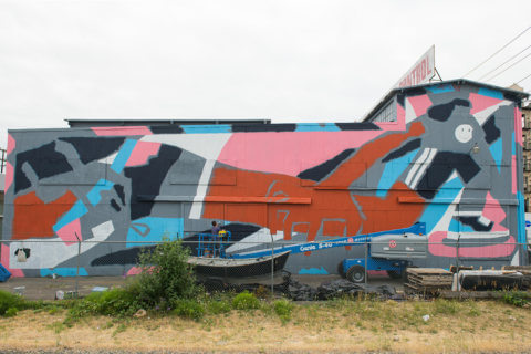 © Saddo, <em>Untitled</em> (in progress), 2018. SODO Track, Seattle. Photo by @akoorisphoto. © Saddo, Untitled (in progress), 2018. SODO Track, Seattle. Photo by @akoorisphoto.