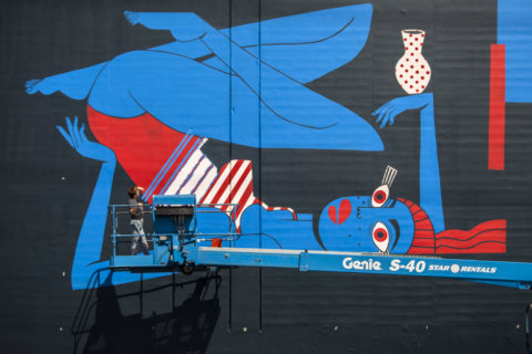 © Jillian Evelyn, <em>Balance</em> (in progress), 2018. SODO Track, Seattle. Photo by @wiseknave. © Jillian Evelyn, Balance (in progress), 2018. SODO Track, Seattle. Photo by @wiseknave.